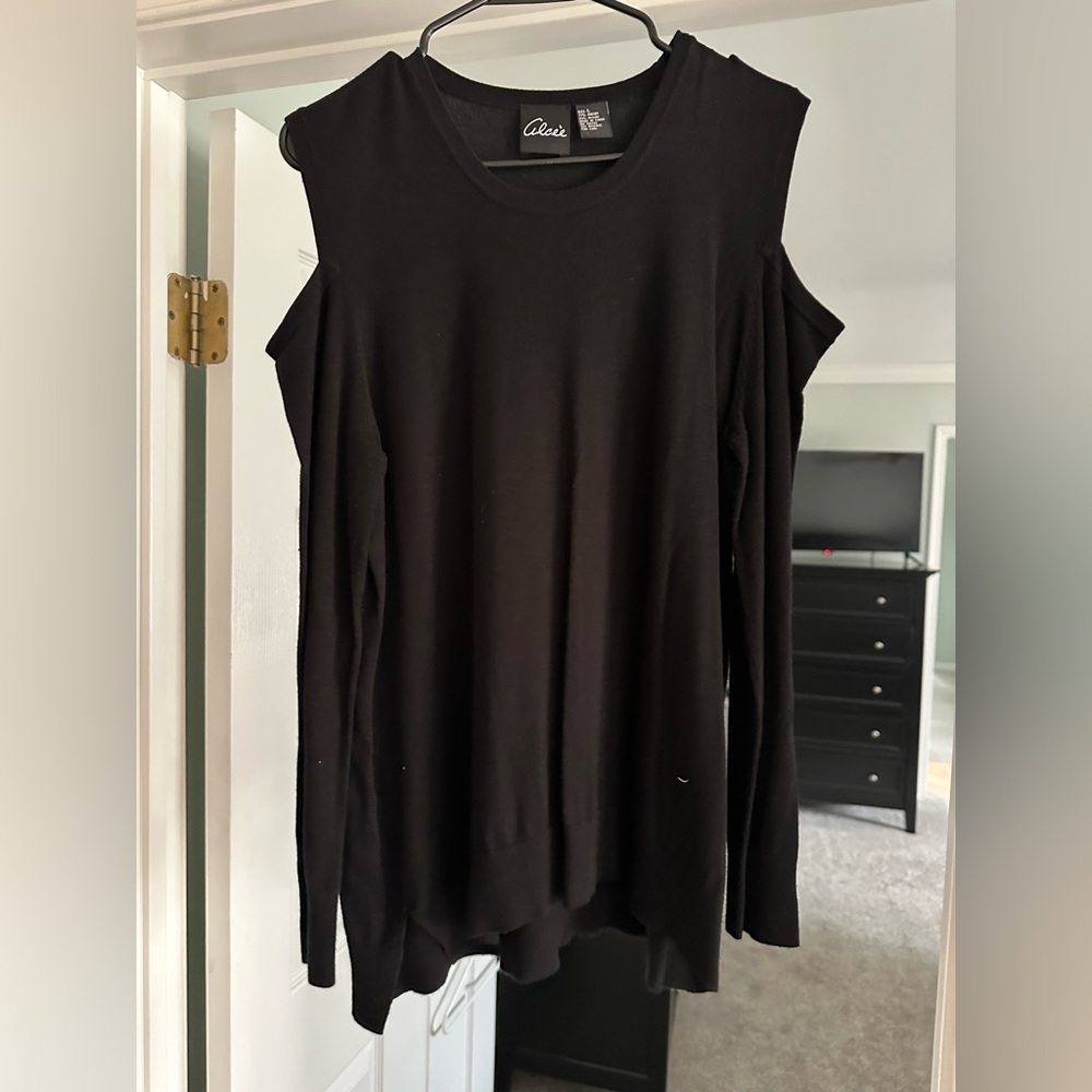 Black Cold-Shoulder Long Sleeve Top Size L